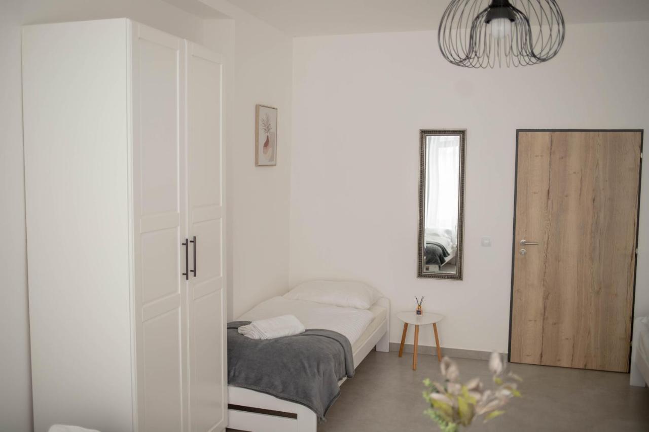 Apartamento Rezidence Kbely - Free Parking Praga Exterior foto