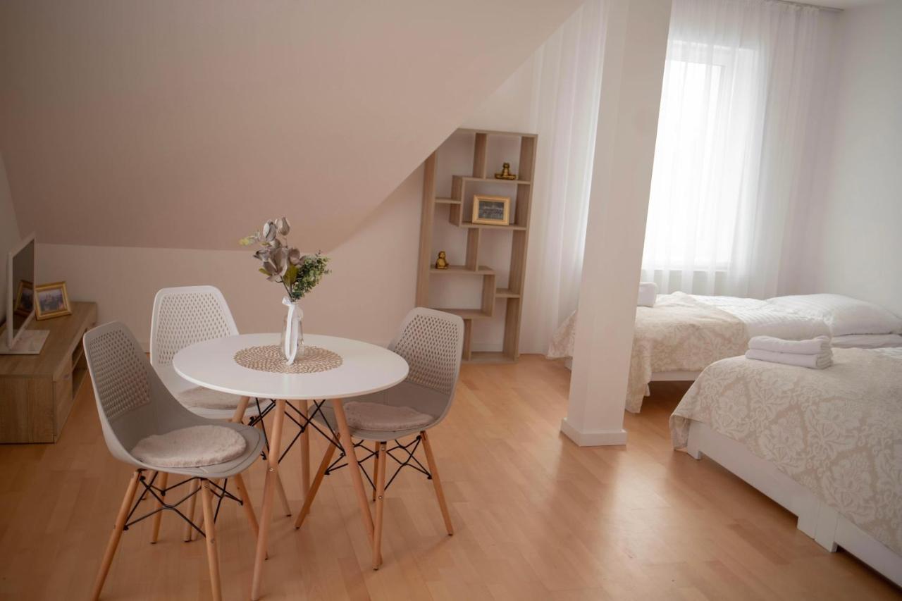 Apartamento Rezidence Kbely - Free Parking Praga Exterior foto