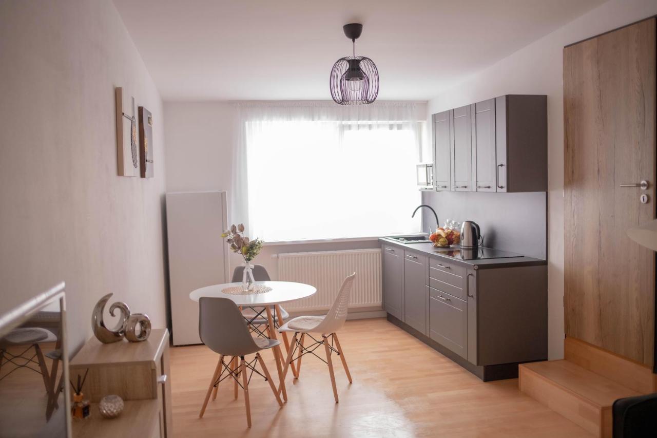 Apartamento Rezidence Kbely - Free Parking Praga Exterior foto