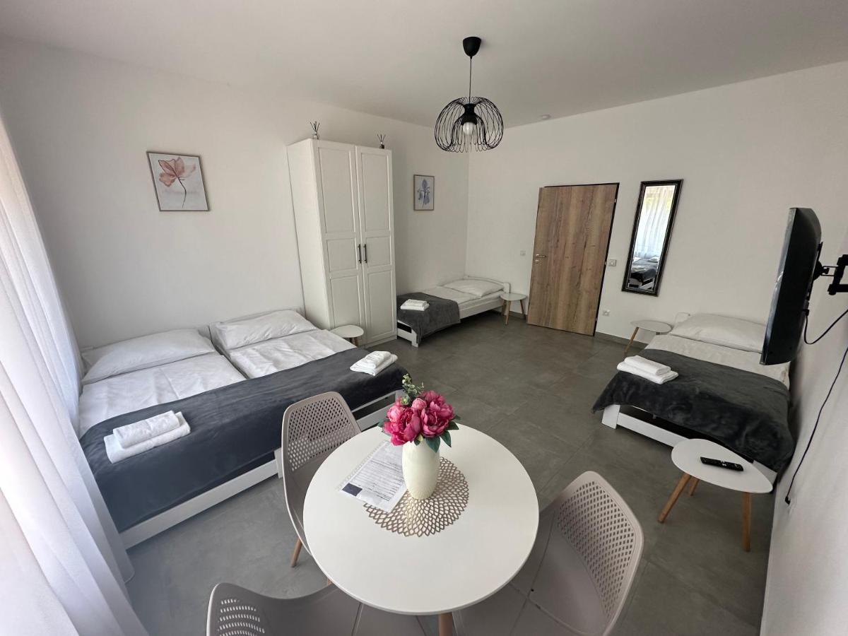 Apartamento Rezidence Kbely - Free Parking Praga Exterior foto